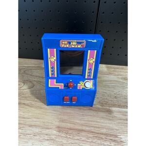 Basic Fun/Bandai: 2018 Ms. Pac-Man - Handheld Mini Arcade Game Tested